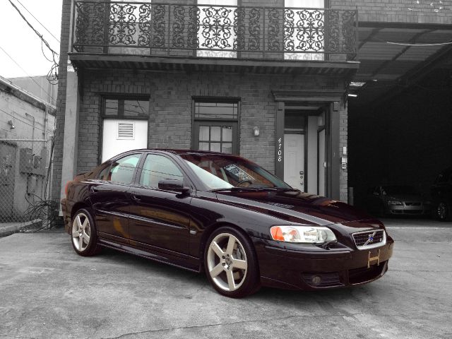 2005 Volvo S60 W/leather
