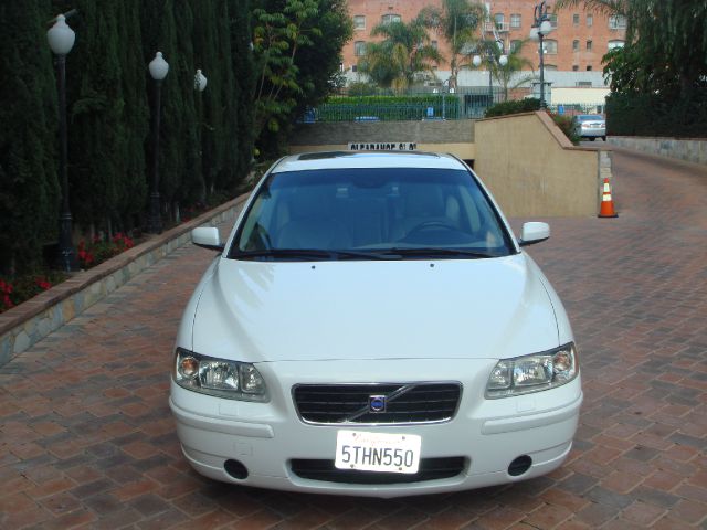 2005 Volvo S60 4WD 4dr Sport