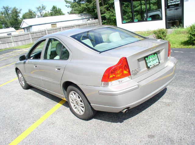 2005 Volvo S60 4WD 4dr Sport