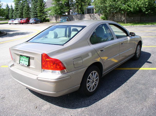 2005 Volvo S60 4WD 4dr Sport