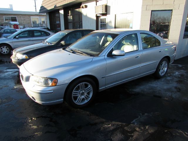 2005 Volvo S60 4WD 4dr Sport