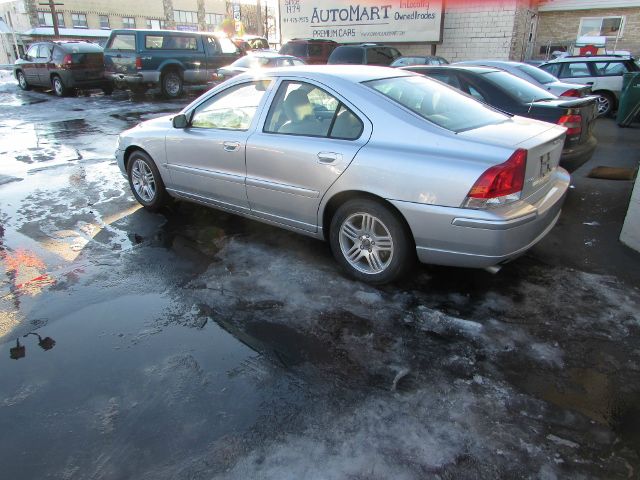 2005 Volvo S60 4WD 4dr Sport