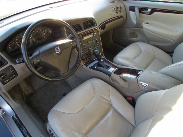 2005 Volvo S60 4WD 4dr Sport