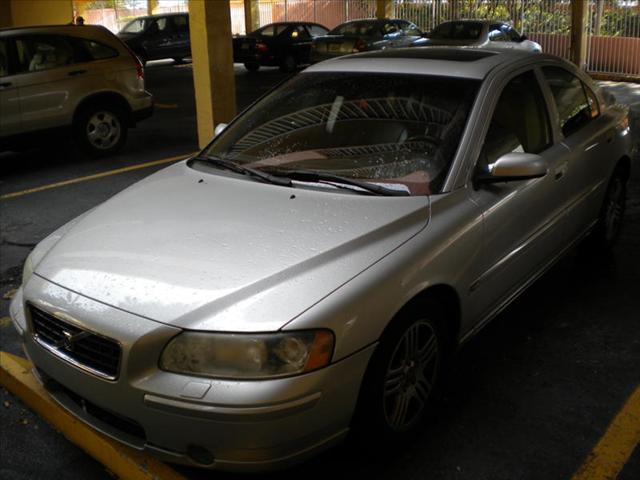 2006 Volvo S60 FWD XLT (roof)