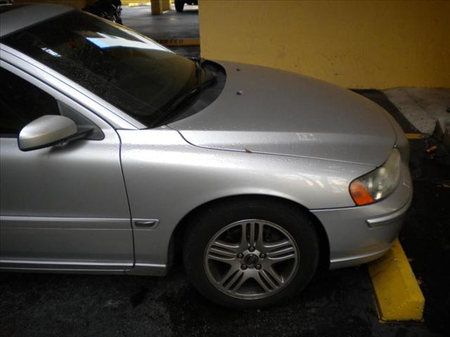 2006 Volvo S60 FWD XLT (roof)