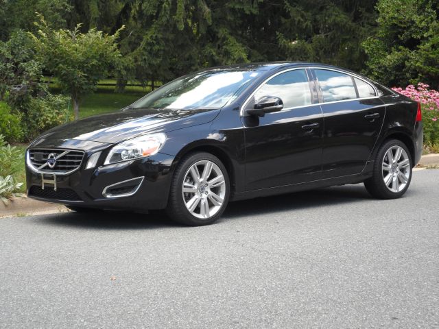 2011 Volvo S60 3.0si Navigation Pano Htd Sts