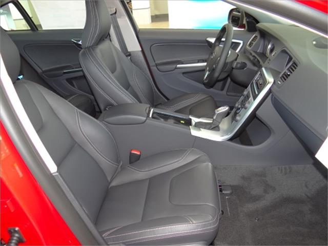 2013 Volvo S60 4dr Sdn Touring Signature RWD