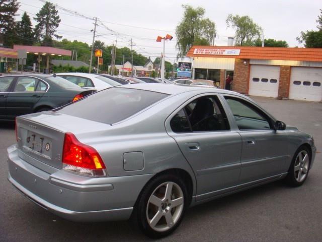 2006 Volvo S60 R Super Dutypowerstroke 4x4
