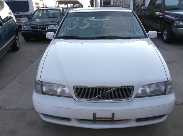 1998 Volvo S70 Base