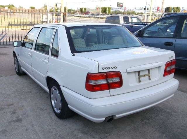 1998 Volvo S70 Base