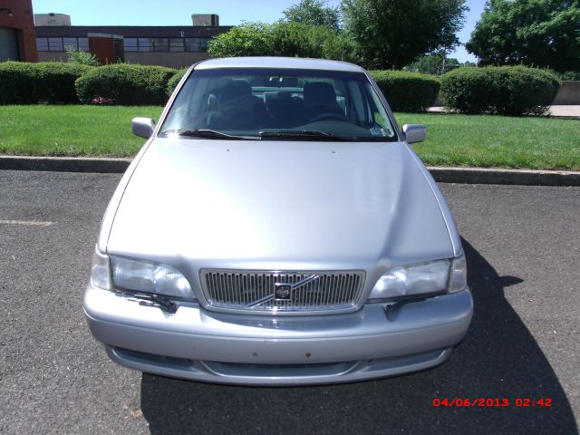 1998 Volvo S70 Base