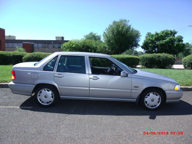 1998 Volvo S70 Base