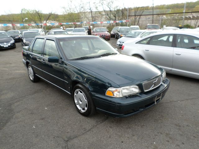 1998 Volvo S70 LS Flex Fuel 4x4 This Is One Of Our Best Bargains