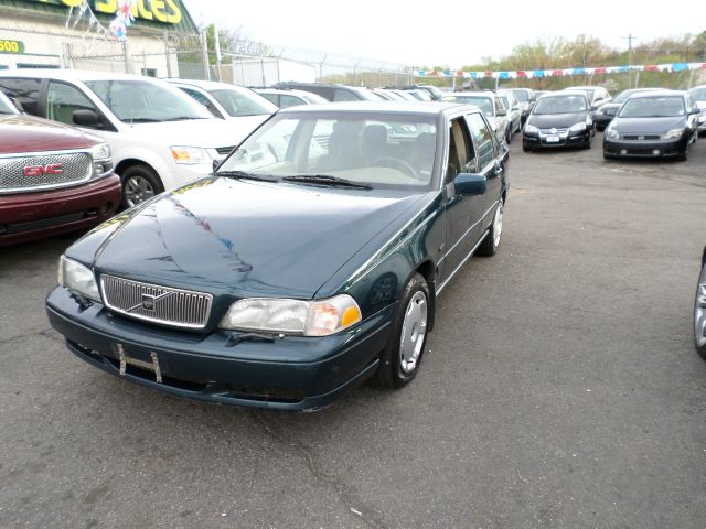 1998 Volvo S70 LS Flex Fuel 4x4 This Is One Of Our Best Bargains