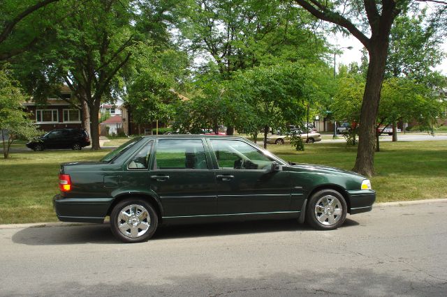 1998 Volvo S70 Base