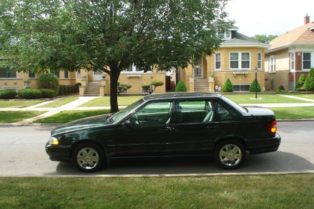1998 Volvo S70 Base