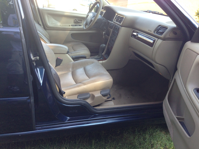 1999 Volvo S70 LS Special Value