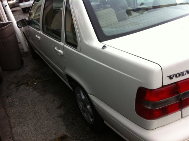 1999 Volvo S70 Base