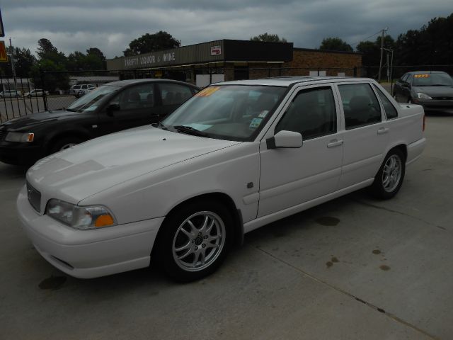 2000 Volvo S70 LS Special Value