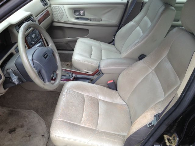 2000 Volvo S70 LS Special Value