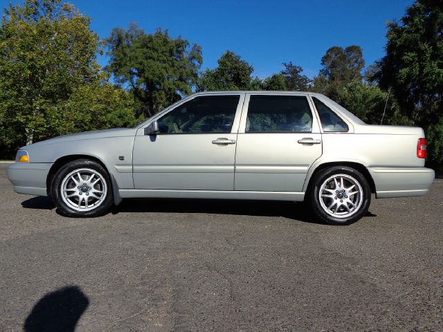 2000 Volvo S70 LS Special Value