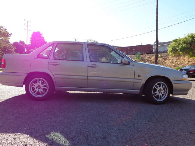 2000 Volvo S70 LS Special Value