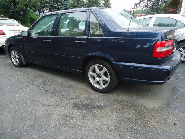 2000 Volvo S70 X