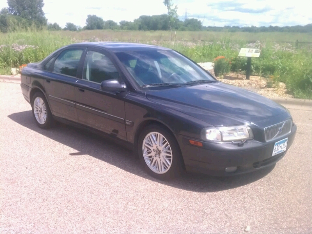 2000 Volvo S80 LE 4x4 SUV
