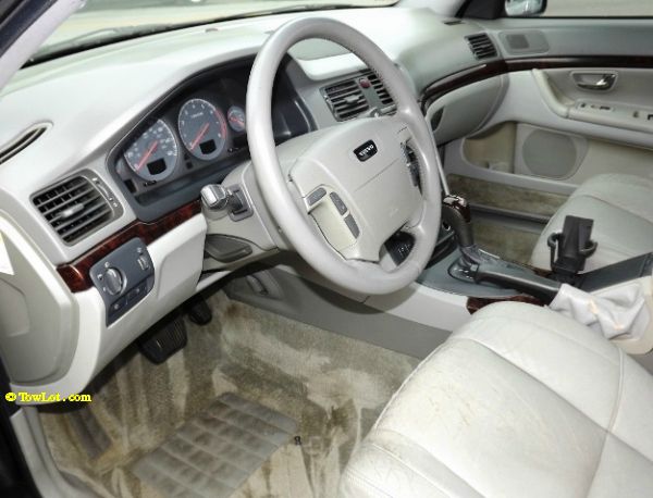 2000 Volvo S80 LE 4x4 SUV