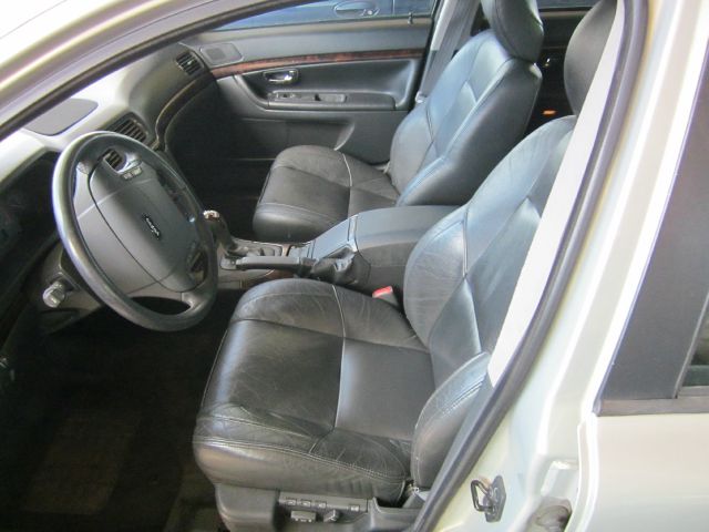 2000 Volvo S80 LE 4x4 SUV