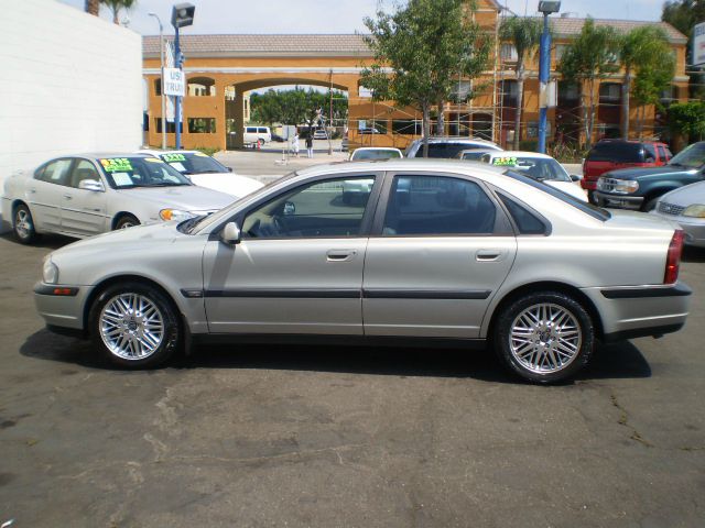 2000 Volvo S80 LE 4x4 SUV