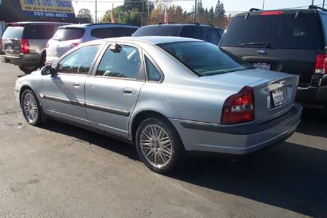 2000 Volvo S80 LE 4x4 SUV