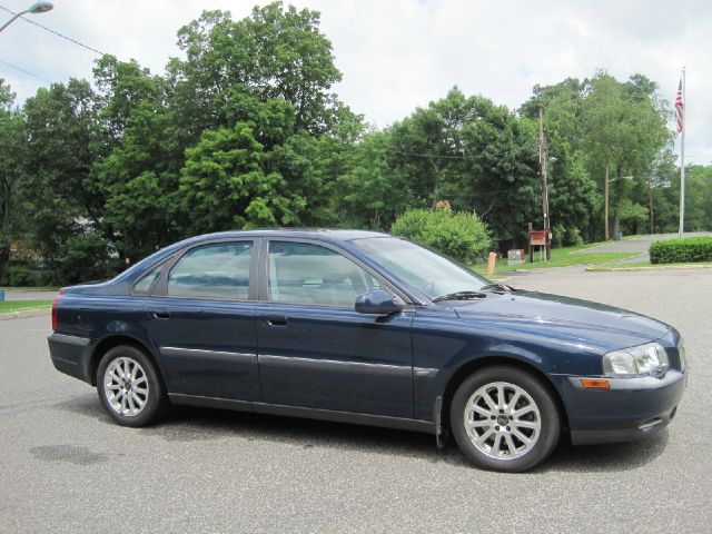2001 Volvo S80 4X4 - ONE Owner
