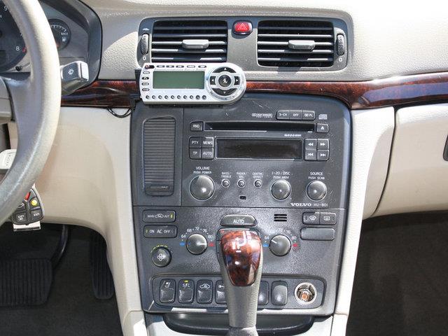 2001 Volvo S80 LE 4x4 SUV