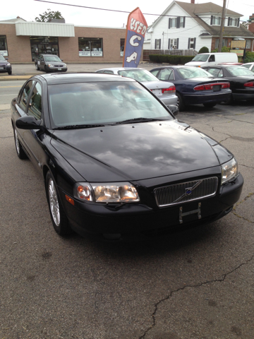 2001 Volvo S80 LE 4x4 SUV