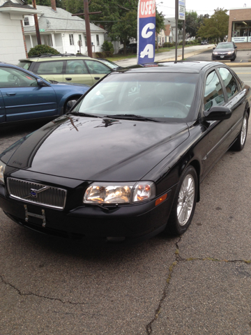 2001 Volvo S80 LE 4x4 SUV