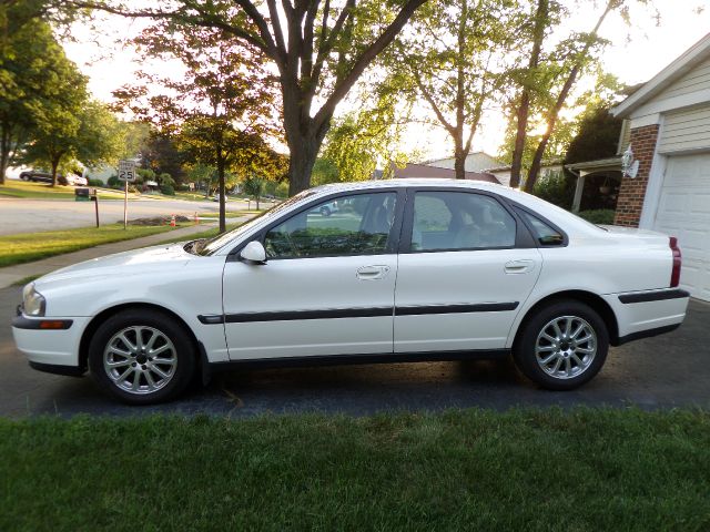2001 Volvo S80 4X4 - ONE Owner