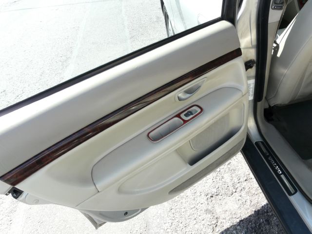 2002 Volvo S80 4X4 - ONE Owner