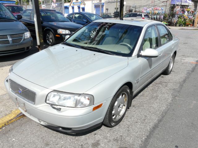 2002 Volvo S80 4X4 - ONE Owner