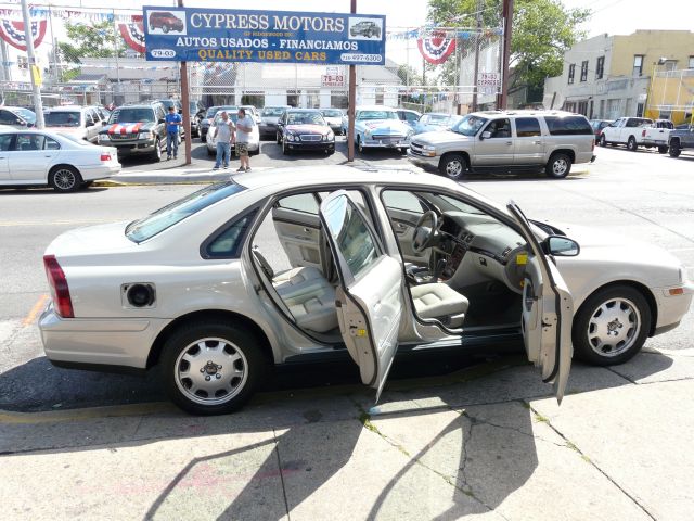 2002 Volvo S80 4X4 - ONE Owner
