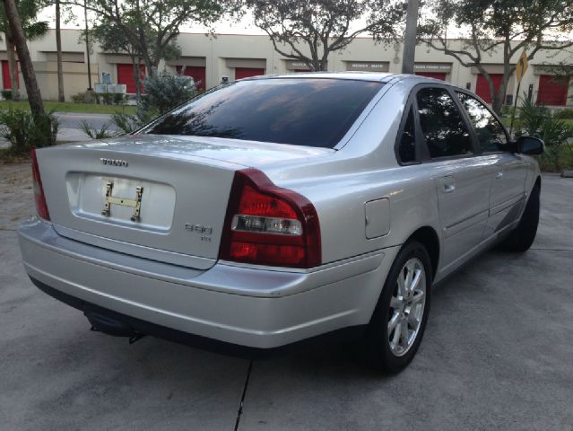 2002 Volvo S80 LE 4x4 SUV