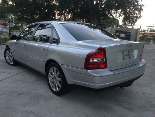 2002 Volvo S80 LE 4x4 SUV