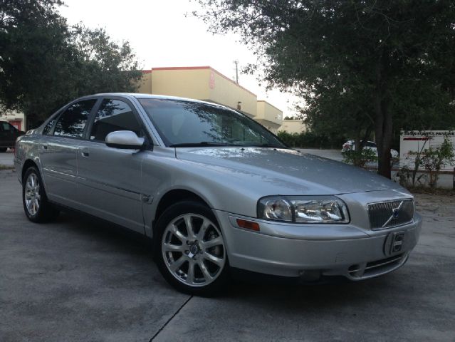 2002 Volvo S80 LE 4x4 SUV