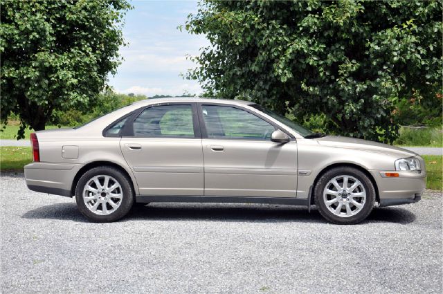 2003 Volvo S80 LE 4x4 SUV