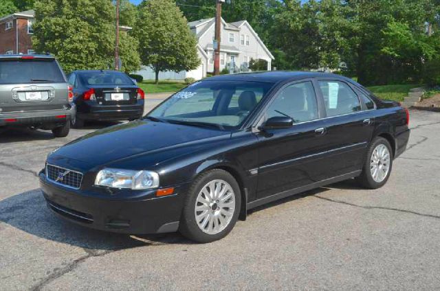 2004 Volvo S80 4X4 - ONE Owner