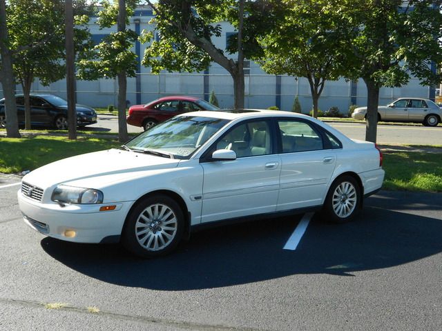 2004 Volvo S80 LE 4x4 SUV
