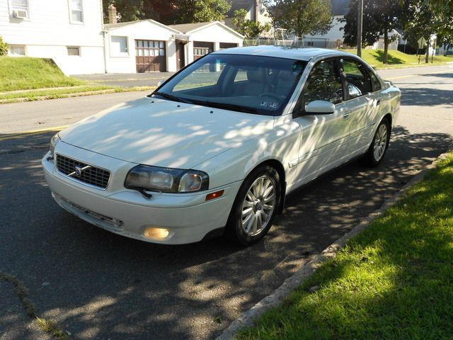 2004 Volvo S80 LE 4x4 SUV