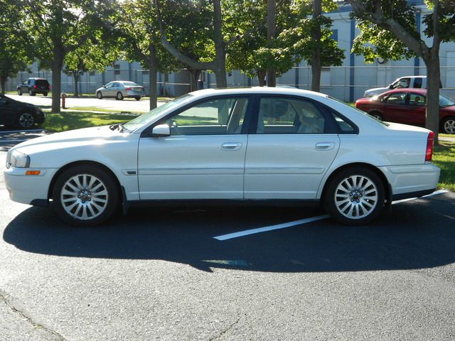 2004 Volvo S80 LE 4x4 SUV