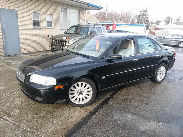 2004 Volvo S80 4X4 - ONE Owner