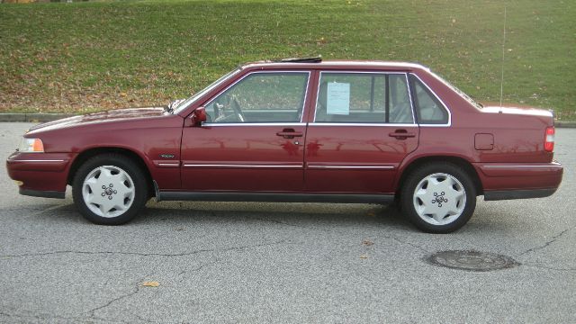 1997 Volvo S90 Base